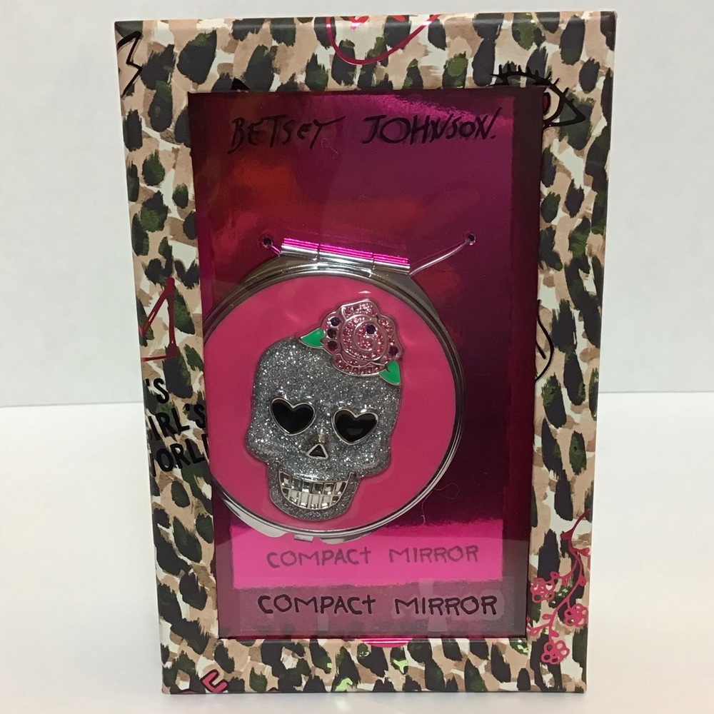 Betsey Johnson: Skull Compact Mirror - Picture 3 of 8